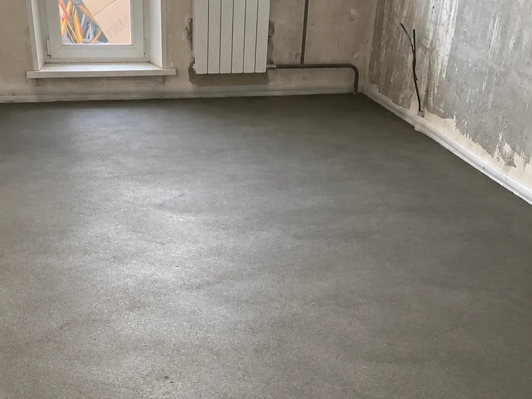 Поверхность полусухой стяжки М150 в квартире в Орехово-Зуеве